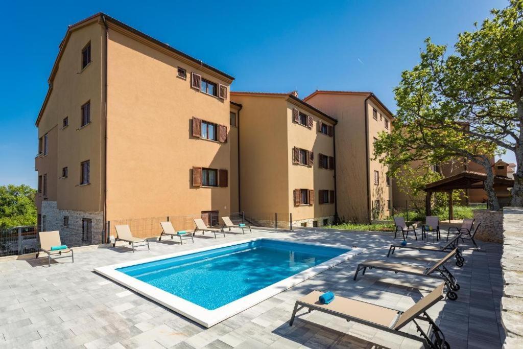 Cesare Apartment, With Swimming Pool And Sea View Ližnjan Esterno foto