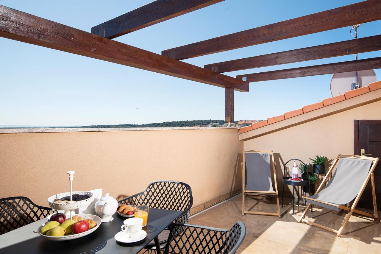 Cesare Apartment, With Swimming Pool And Sea View Ližnjan Esterno foto