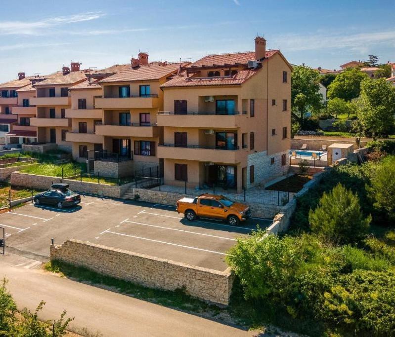 Cesare Apartment, With Swimming Pool And Sea View Ližnjan Esterno foto