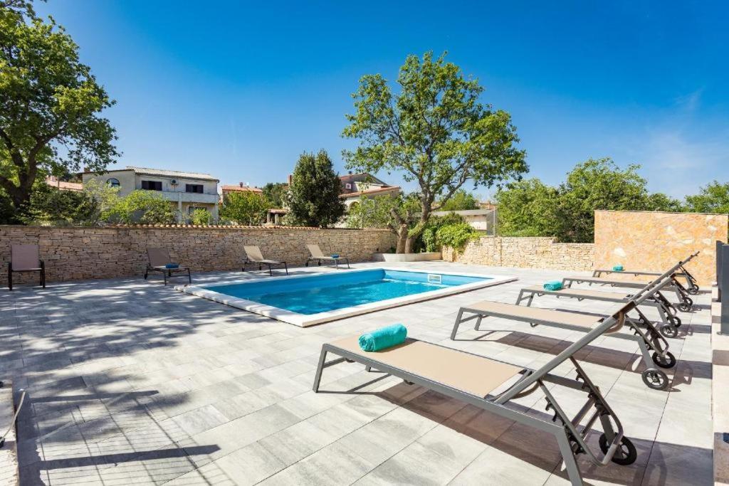 Cesare Apartment, With Swimming Pool And Sea View Ližnjan Esterno foto